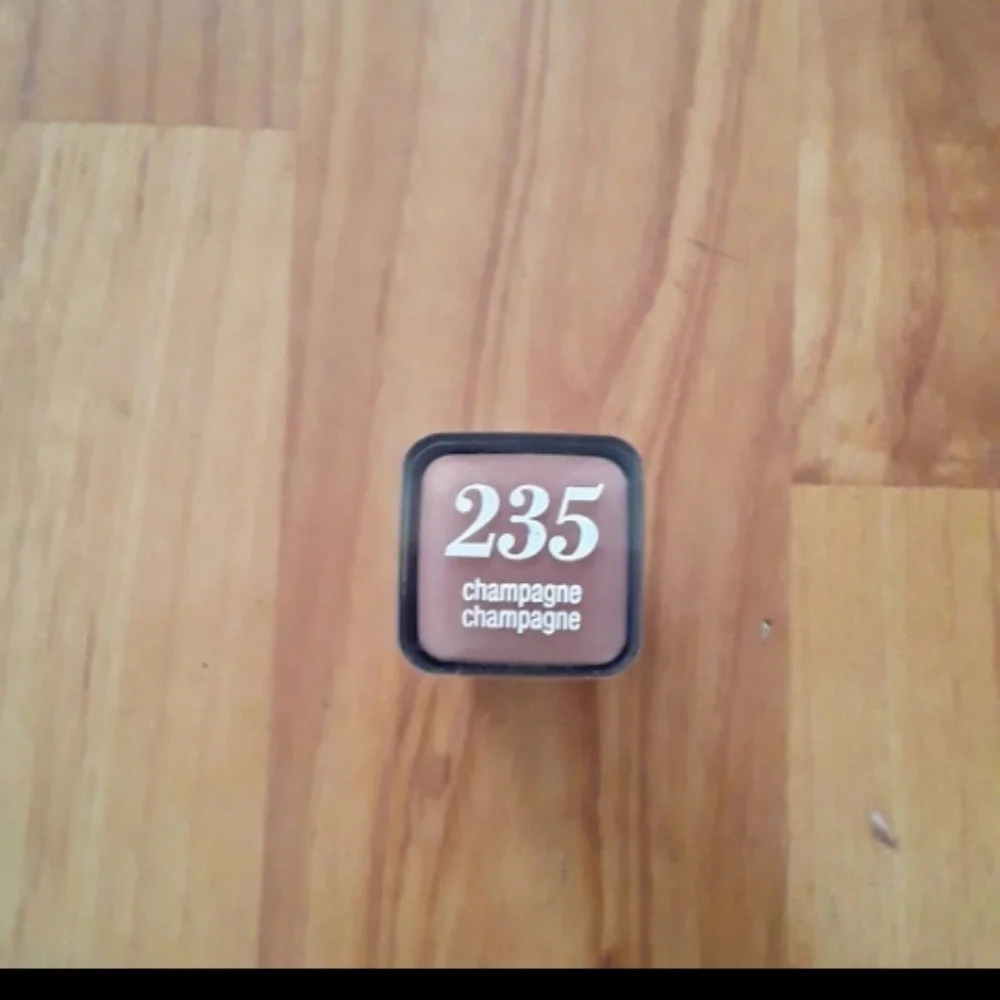 NEW COVERGIRL COLORLICIOUS LIPSTICK - Picture 5 of 5